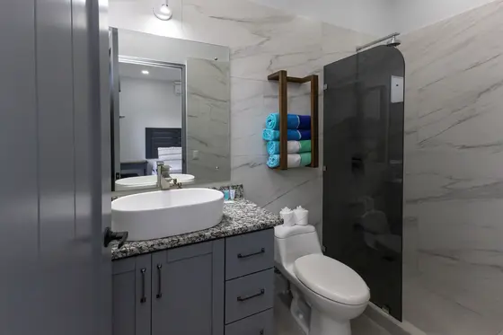 Quepos 13 — bathroom