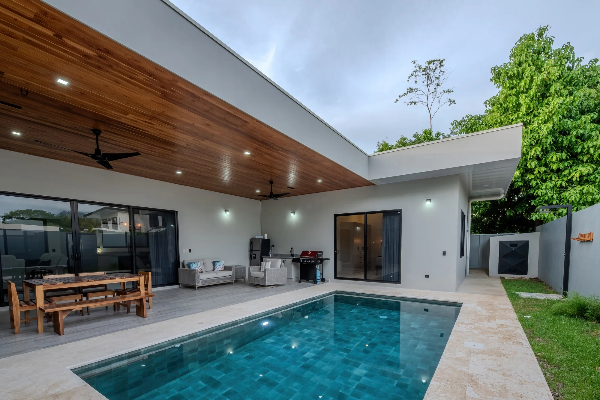Riverbend Design 2 — property cover