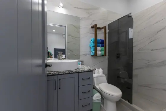 Quepos 13 — bathroom