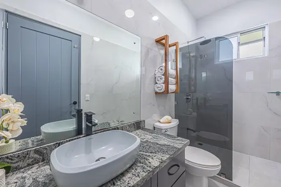 Casa Montaña — bathroom